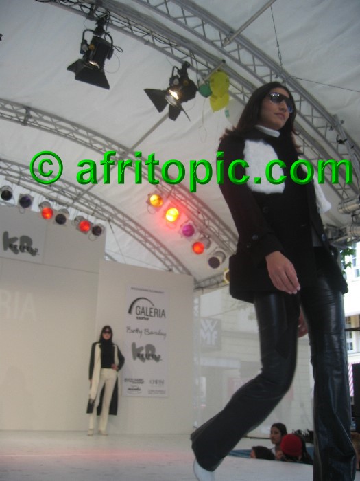 ../Images/Krefeld-Strssenmodenschau-2005 266.jpg